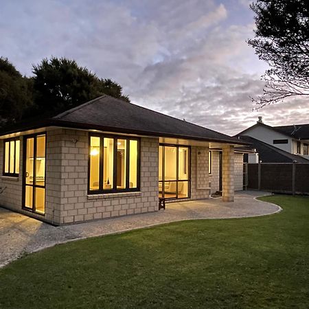 Charming Home Near Nature Auckland Exterior photo