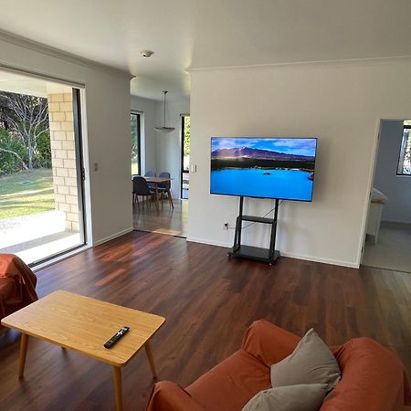 Charming Home Near Nature Auckland Exterior photo