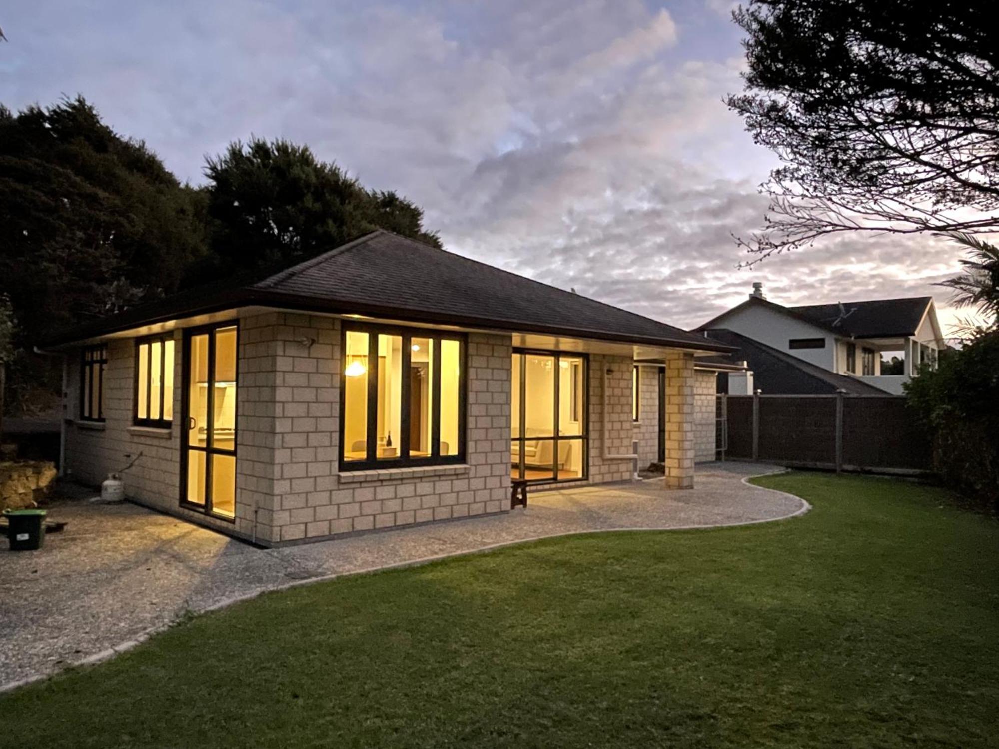 Charming Home Near Nature Auckland Exterior photo